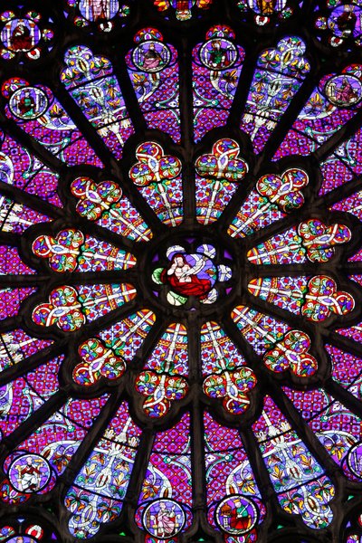 Basilique de Saint-Denis, Transept nord, Vitrail (détail), Rosace au-dessus de la porte centrale, Saint-Denis, France - Unbekannt