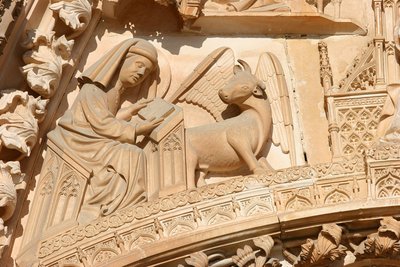 Monastère de Batalha : évangéliste Luc et le bœuf, son symbole, Batalha, Portugal - Unbekannt