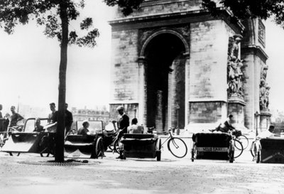 Taxis à vélo sur la Place de l
