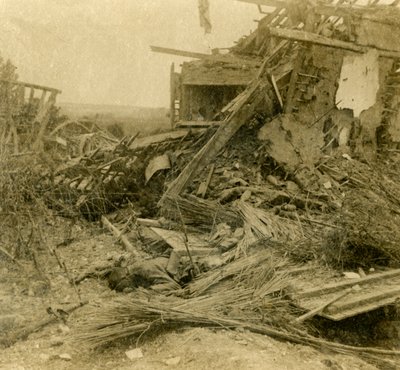 Bâtiment bombardé, corps d