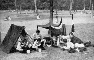 Garçons en camping, Berlin, Allemagne, 1922 - Unbekannt