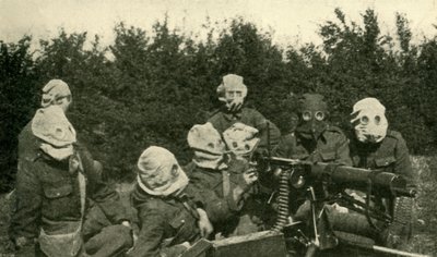 Section de mitrailleuses britanniques portant des masques anti-gaz, Première Guerre mondiale, 1914-1918, c1920 - Unbekannt