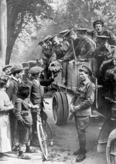 Troupes britanniques en route vers le front, France, 1914 - Unbekannt