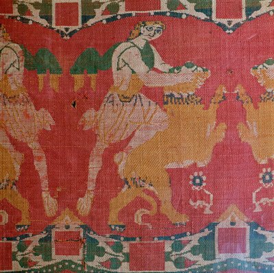 Soie byzantine avec un motif de héros et lion - Unbekannt