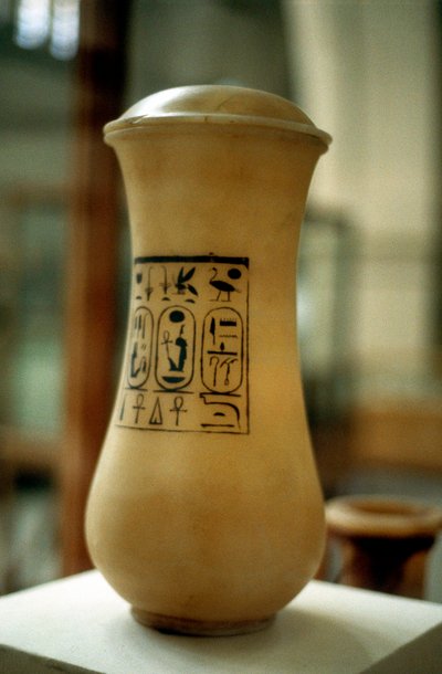 Vase canope, récipient utilisé pour l