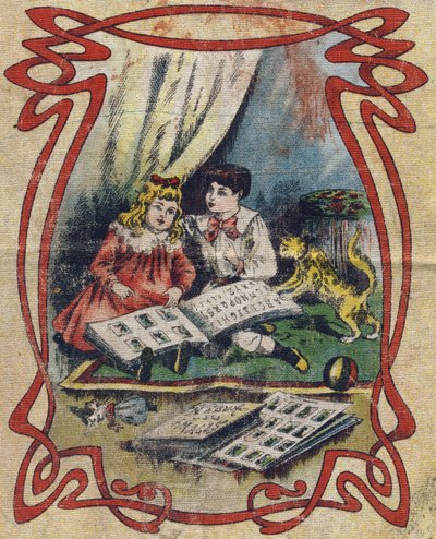 Enfants regardant un livre d