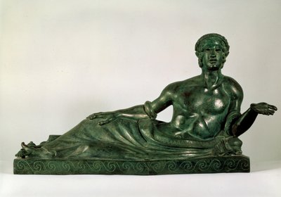 Urne cinéraire en forme de jeune homme allongé, Étrurie, début du IVe siècle av. J.-C. - Unbekannt