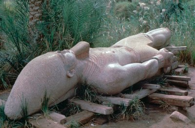 Statue colossale de Ramsès I in situ, Memphis, Égypte, 13ème siècle av. J.-C. - Unbekannt
