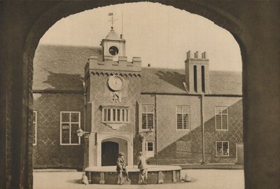 Cour et entrée principale du palais de l