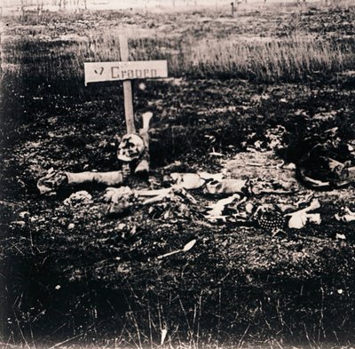 Croix et restes humains, vers 1914-1918 - Unbekannt