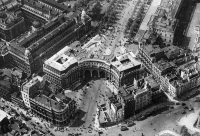 Foules se rassemblant dans The Mall pour la parade des couleurs, Londres, 1926-1927 - Unbekannt