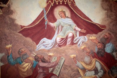 Marie couronnée, fresque dans l