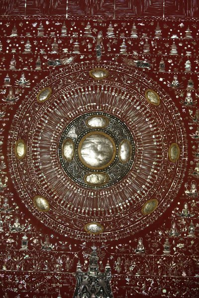 Roue du Dharma à Wat Chedi Luang, Chiang Mai, Thaïlande - Unbekannt