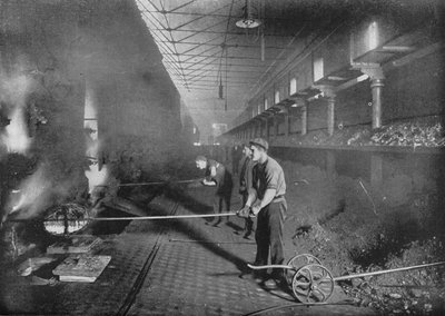 Dessiner des cornues à la main, South Metropolitan Gasworks, Peckham, Londres, 1903 - Unbekannt