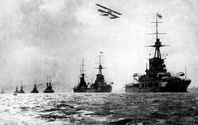 Dreadnoughts et hydroplane, Grande Flotte britannique, Mer du Nord, Première Guerre mondiale - Unbekannt