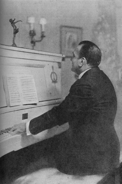 Enrico Caruso - Le célèbre ténor italien au piano, vers 1925 - Unbekannt
