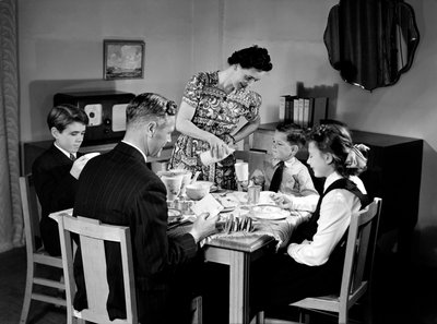 Famille au petit-déjeuner, vers 1948 - Unbekannt