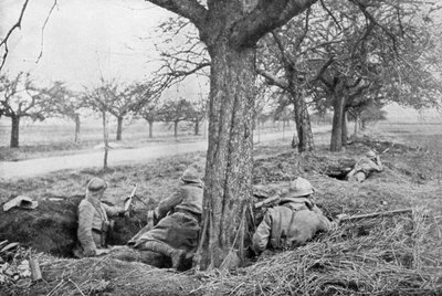 Mitrailleurs français retranchés au bord d