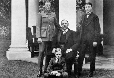Général Louis Botha et ses fils, c1918, c1920 - Unbekannt