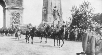Général Montuori et troupes italiennes lors du défilé de la victoire, Paris, France, 14 juillet 1919 - Unbekannt