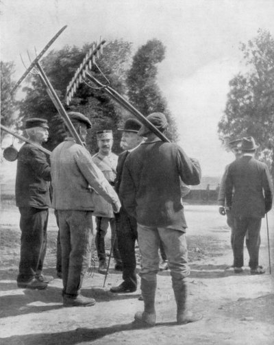Georges Clemenceau parlant avec des agriculteurs près du front, Chemin des Dames, France - Unbekannt