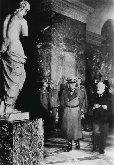 Le maréchal de camp allemand von Rundstedt visitant le Louvre, Paris occupé, octobre 1940 - Unbekannt