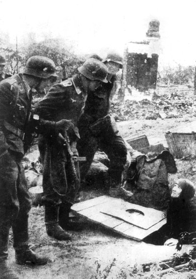 Troupes allemandes entrant à Stalingrad, Russie, septembre 1942 - Unbekannt