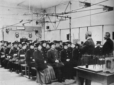 Femmes allemandes formées comme conductrices de tramway à Berlin, 1915 - Unbekannt