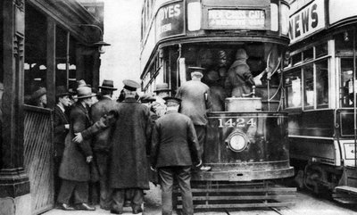 Monter dans un tramway à Blackfriars, Londres, 1926-1927 - Unbekannt