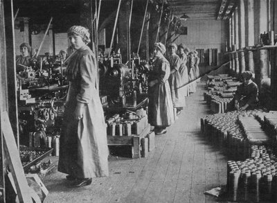 Ouvrières dans une usine de munitions, 1915 - Unbekannt