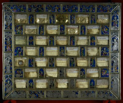 Orfèvre : staurothèque ou reliquaire gothique du 14ème siècle en forme de jeux d