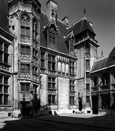 Architecture gothique : façade de la cour intérieure du palais de Jacques Cœur (1395-1456), marchand de Bourges - Unbekannt
