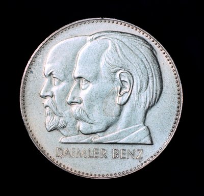 Gottlieb Daimler et Karl Benz, pionniers de l