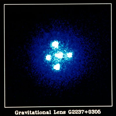 Lentille gravitationnelle G2237+0305 - Unbekannt