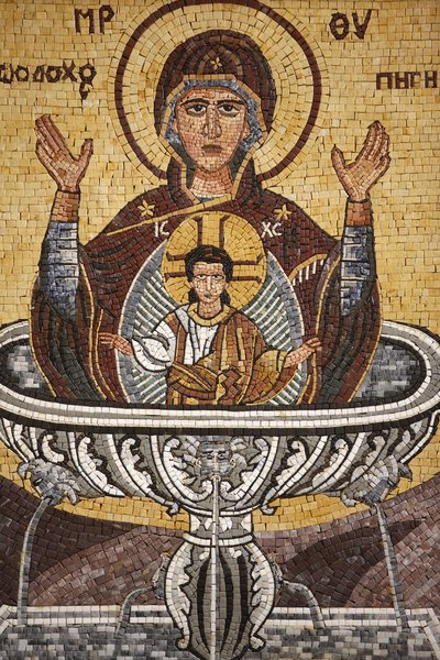 Icône orthodoxe grecque représentant Marie comme un puits de vie dans l