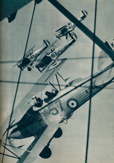 Biplans Hawker Hart volant en formation, vers 1936-1937 - Unbekannt