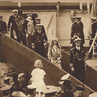 De retour à la maison - Le Duc et la Duchesse débarquant à Portsmouth le 27 juin 1927, 1937 - Unbekannt