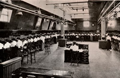 Dans un grand central téléphonique, vers 1916 - Unbekannt