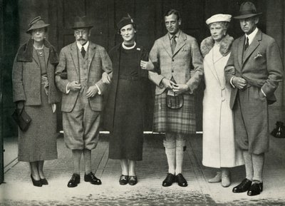 Le roi George V, la reine Mary, le prince George, la princesse Marina... à Balmoral en 1934, 1951 - Unbekannt