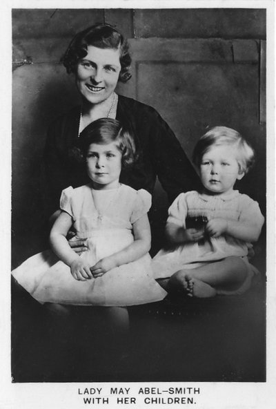 Lady May Abel-Smith avec ses enfants, 1937 - Unbekannt