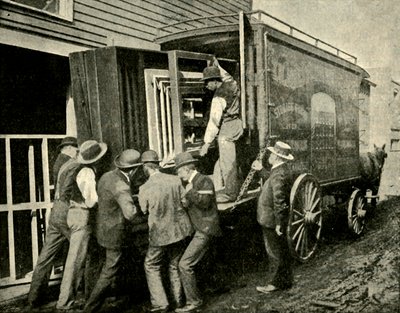 Chargement de la caméra sur une camionnette pour le déménagement, 1901 - Unbekannt