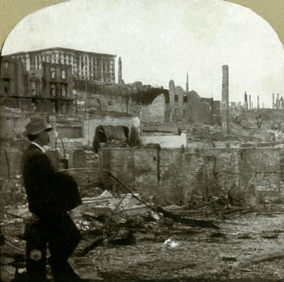 Regard vers le nord sur Mason St. depuis Eddy - Ruines de l