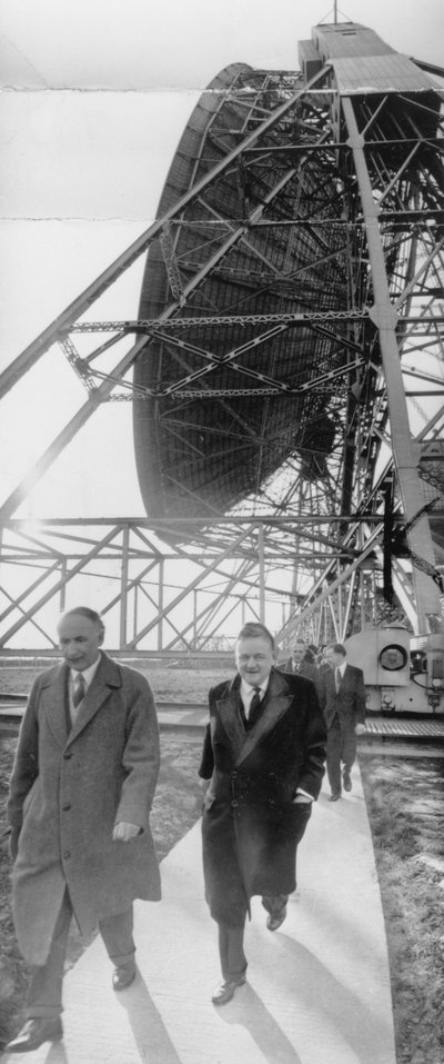 Lord Hailsham et le professeur Alfred Lovell à Jodrell Bank, Cheshire, mars 1960 - Unbekannt