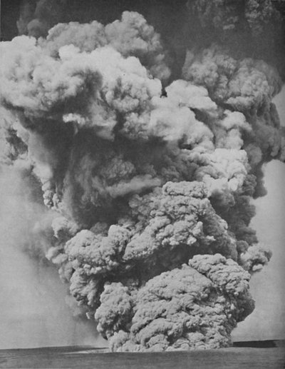 Nuage méphitique craché par la bouche du Kilauea, vers 1935 - Unbekannt