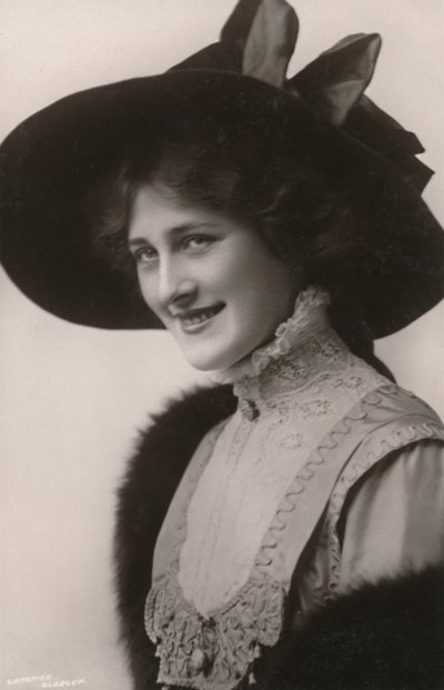 Mademoiselle Phyllis Dare, 1890-1975, vers 1930 - Unbekannt