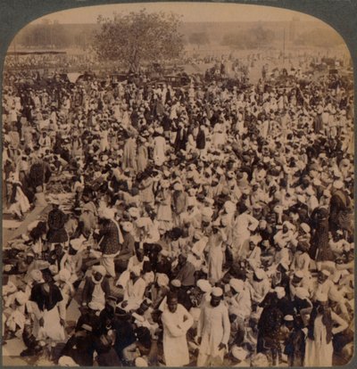 Musulmans un jour de jeûne devant la mosquée Jumma, regardant vers le sud, Delhi, Inde, 1903 - Unbekannt