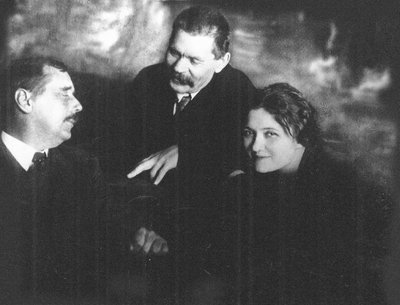 Moura Budberg avec Herbert George Wells et Maxim Gorky à Petrograd, 1920 - Unbekannt