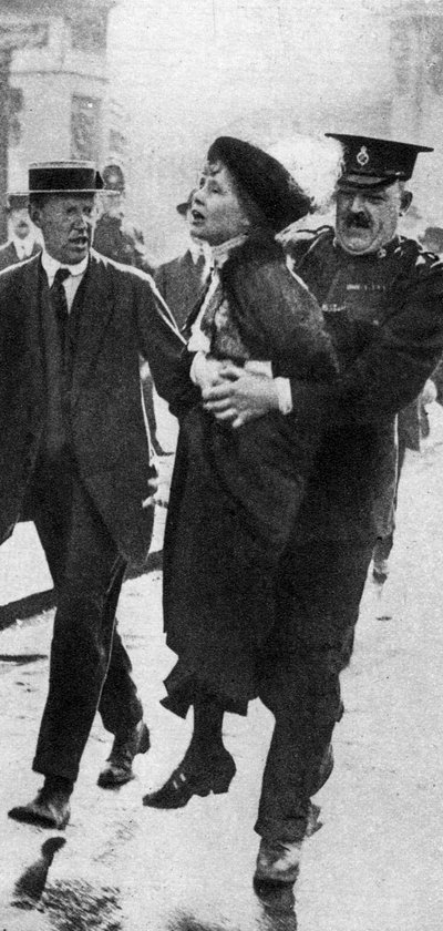 Mme Pankhurst, arrêtée devant le palais de Buckingham, Londres, 1914, 1935 - Unbekannt
