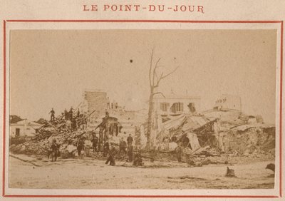 Municipalité de Paris (1871) : vue des ruines dans le quartier du Point-du-Jour à Paris en mai 1871. Photographie de Pierre Pepetit. Impression sur carton, Dim. 9x5,4 cm - Unbekannt
