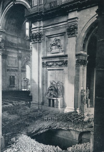 Transept nord de la cathédrale Saint-Paul après le bombardement, 1941 - Unbekannt